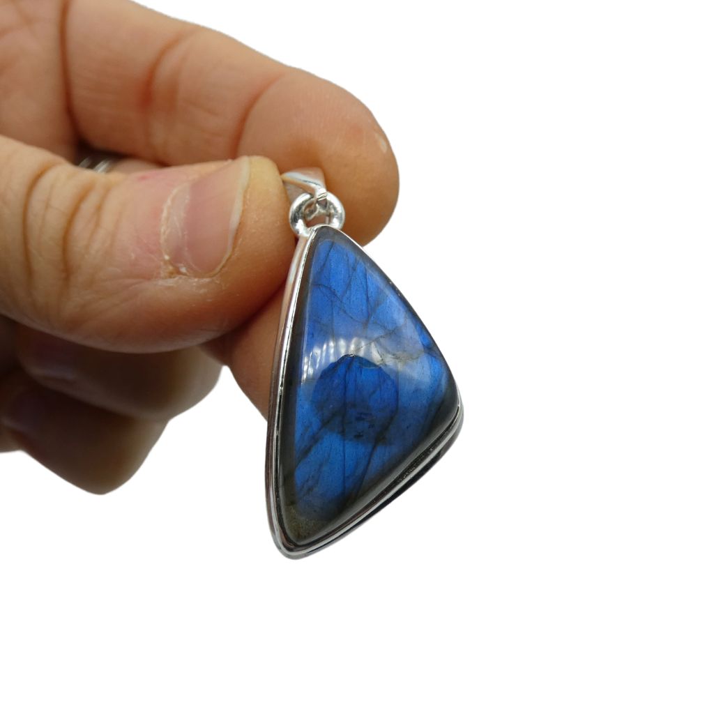 Pendente in Labradorite triangolare 1 Pendente in Labradorite triangolare