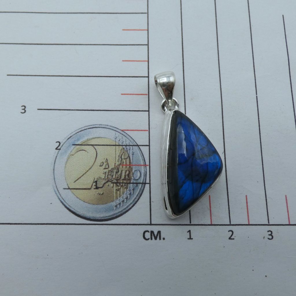 Pendente in Labradorite triangolare 2 Pendente in Labradorite triangolare - immagine 2