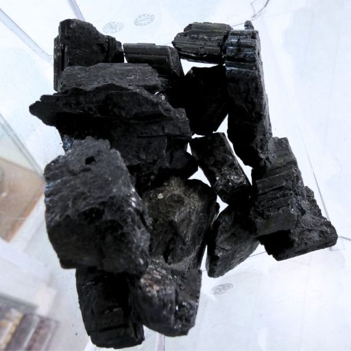Pezzi grezzi di Tormalina Nera