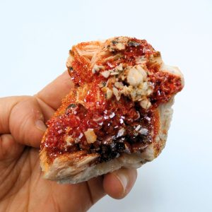 Pezzi grezzi di Vanadinite Baritine