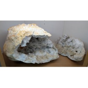 Grande geode di calcite bianca